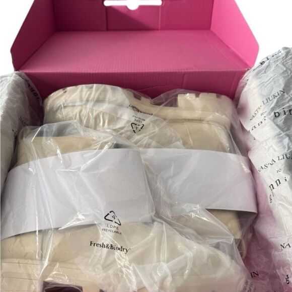 Gianni Bini X Nastia Liukin Bowery Leather Zip Lug Sole Boots Chunky Sole Cream - Picture 12 of 15